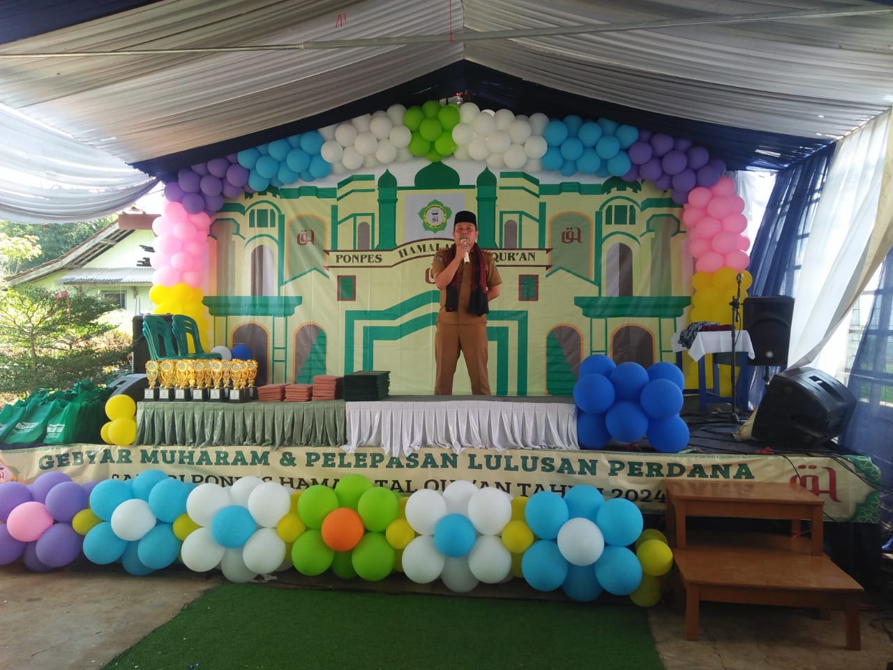 pelepasan-lulusan-perdana-pondok-pesantren-pontren-hamalatal-qur-an