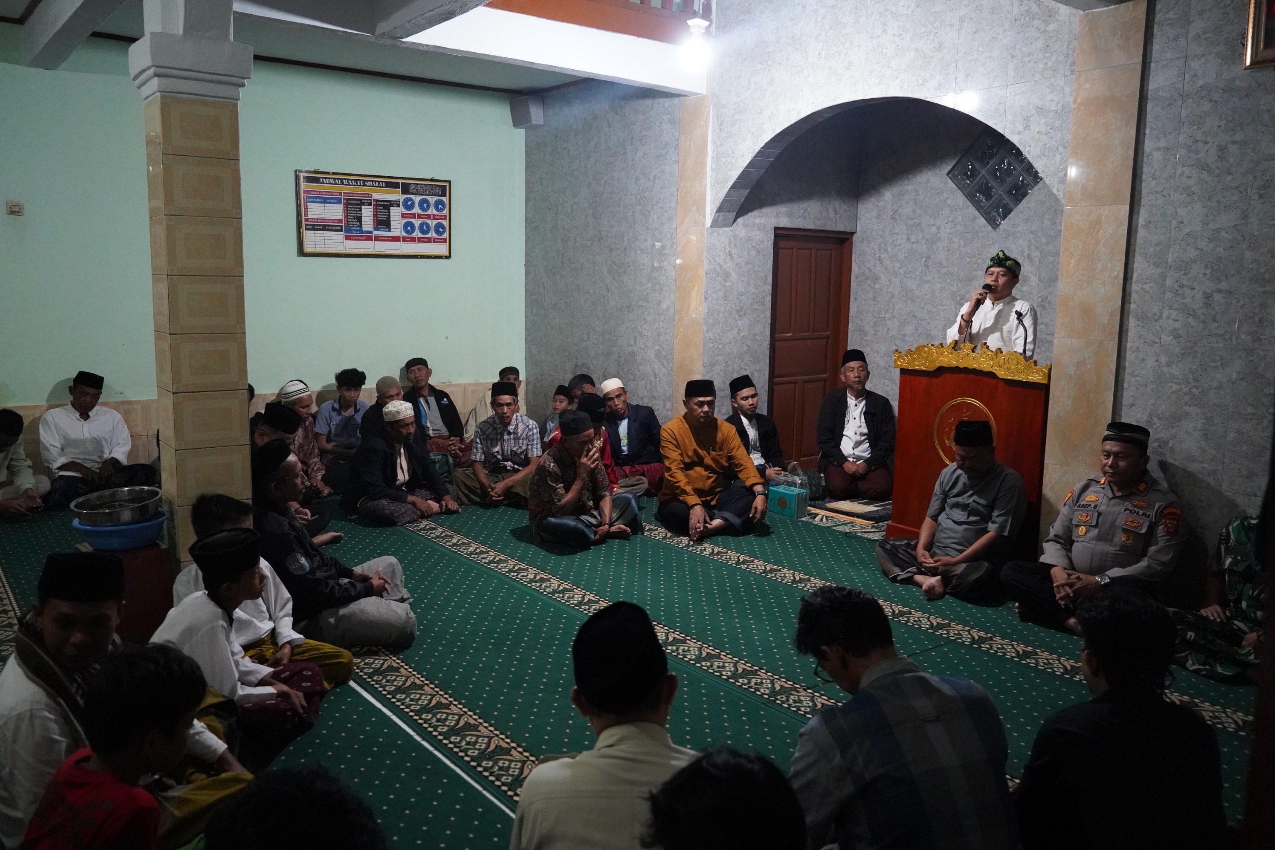 tarawih-keliling-tarling-kecamatan-pacet-di-masjid-jami-nurussalam