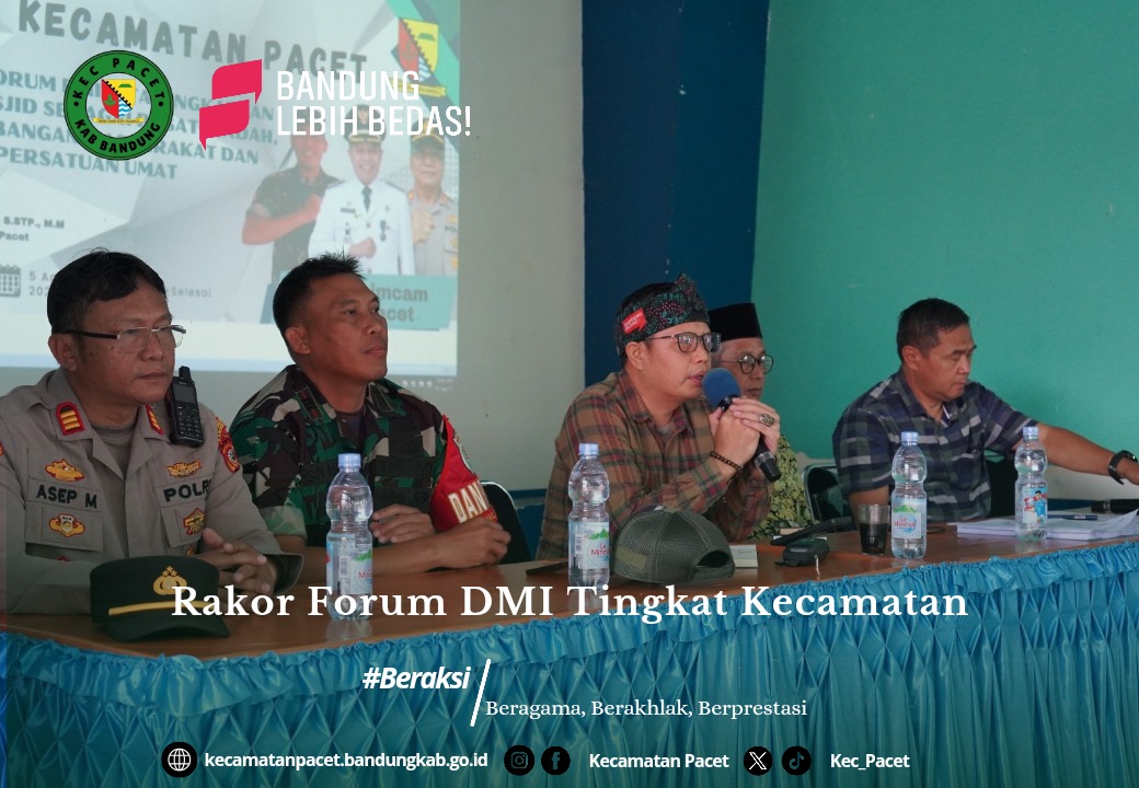 camat-pacet-pimpin-memberikan-sambutan-sekaligus-membuka-secara-resmi-rakor-forum-dewan-masjid-indonesia-dmi