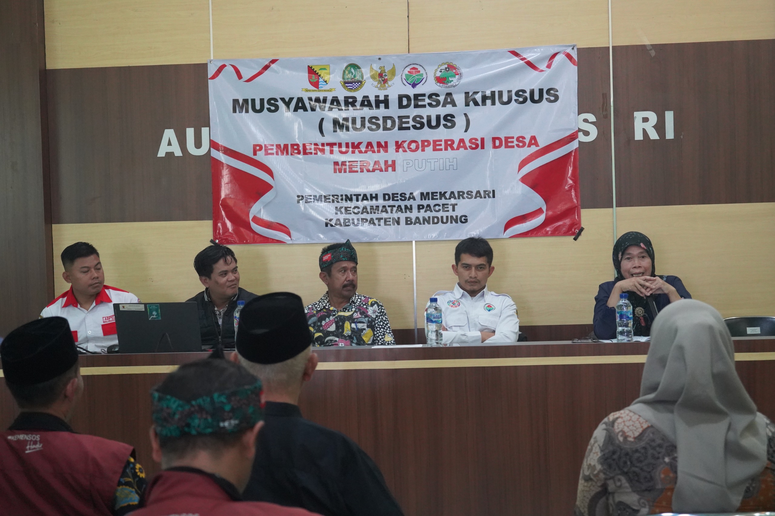 musyawarah-desa-khusus-musdesus-pembentukan-koperasi-desa-merah-putih